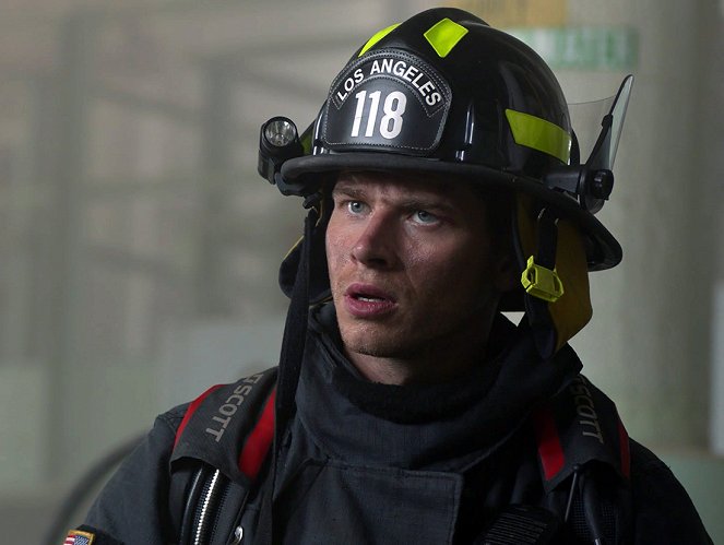 911 L.A. - Season 5 - Börtönlázadás - Filmfotók - Oliver Stark