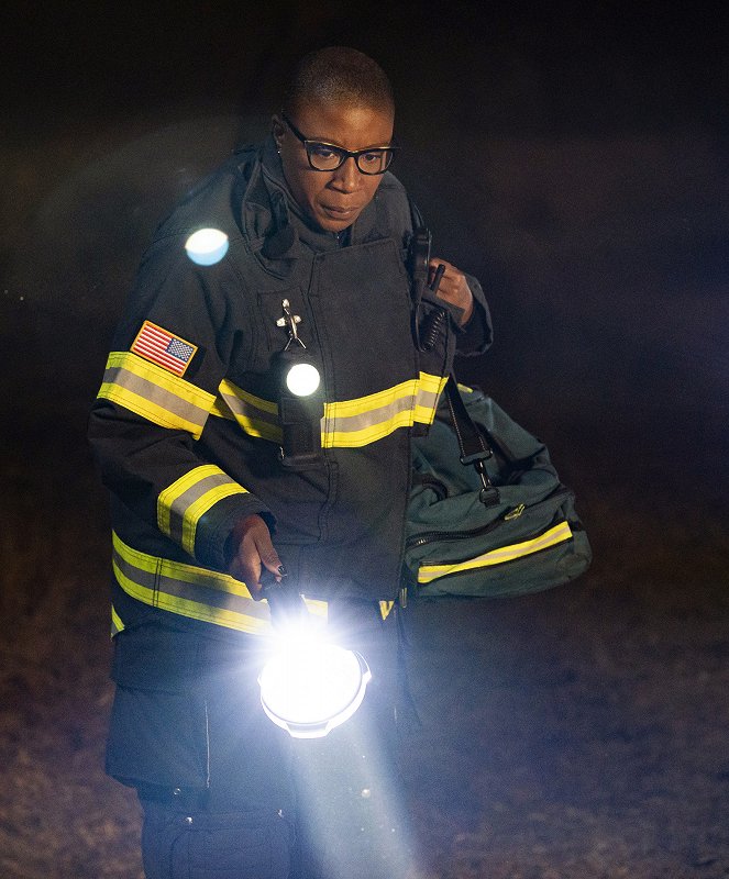 911 L.A. - Szellemek nyomában - Filmfotók - Aisha Hinds