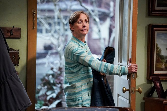The Conners - Season 4 - Patriarchs and Goddesses - Photos - Laurie Metcalf