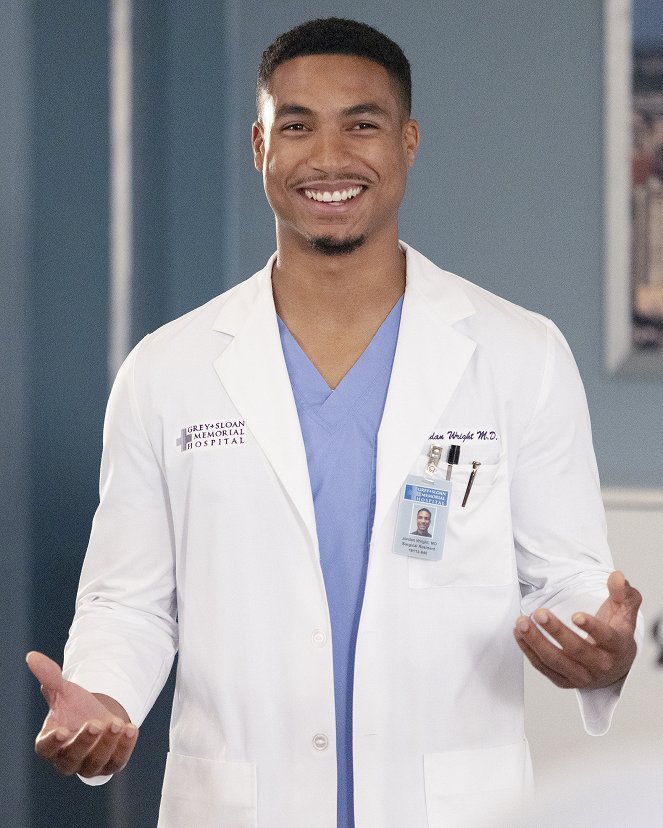 Grey's Anatomy - Season 18 - It Came Upon a Midnight Clear - Photos - Greg Tarzan Davis