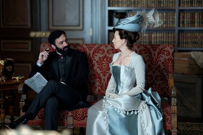 The Gilded Age - Season 1 - Never the New - Photos - Morgan Spector, Carrie Coon