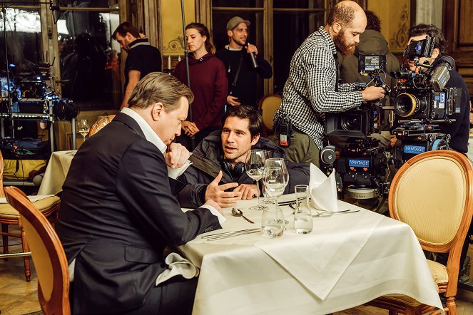 Der Pass - Season 2 - Dreharbeiten - Nicholas Ofczarek, Philipp Stennert