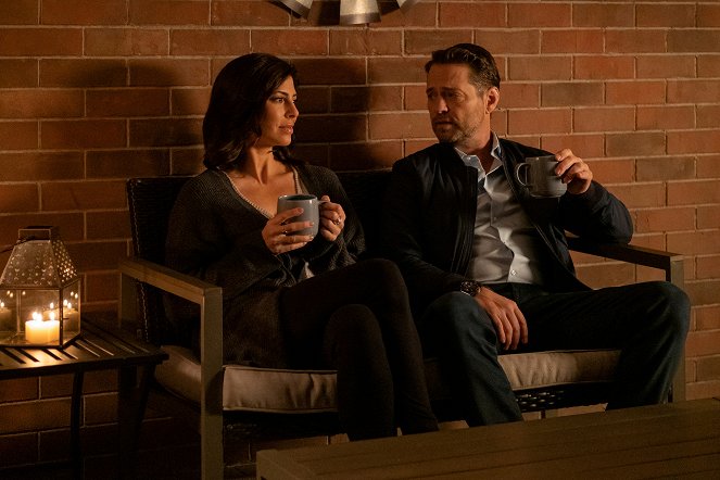 Private Eyes - Season 5 - In the Arms of Morpheus - Photos