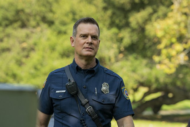 9-1-1 - Season 5 - Peer Pressure - Photos