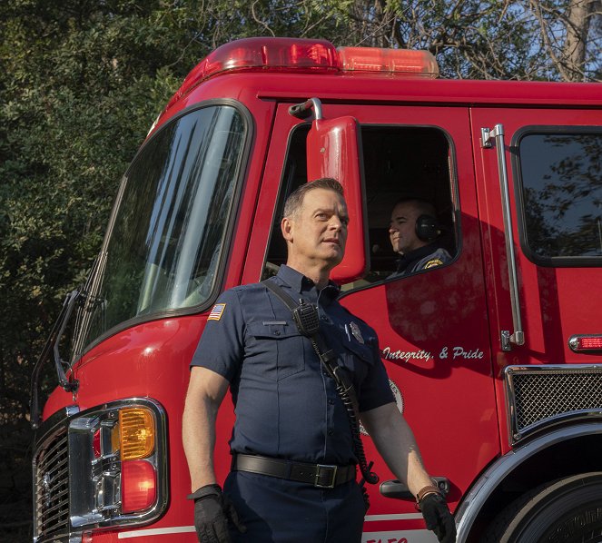 911 L.A. - Season 5 - Csoportnyomás - Filmfotók