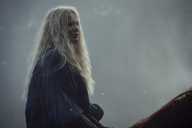 The Witcher - Ein Körnchen Wahrheit - Filmfotos - Freya Allan