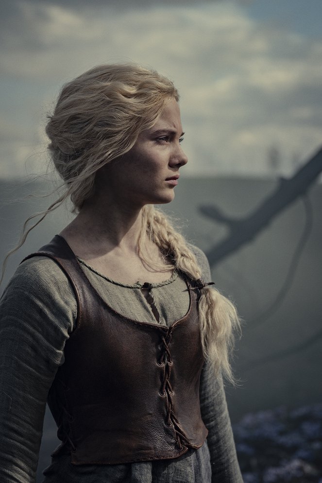 The Witcher - Virar as costas - Do filme - Freya Allan