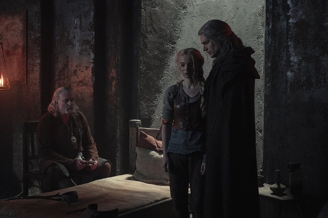 The Witcher - Entscheidungen - Filmfotos - Kim Bodnia, Freya Allan, Henry Cavill
