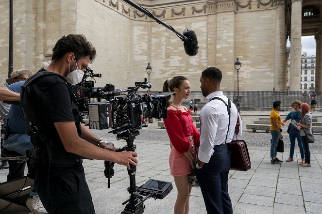 Emily in Paris - Season 2 - Der Koch, der Dieb, ihr Geist und seine Liebhaberin - Dreharbeiten - Lily Collins