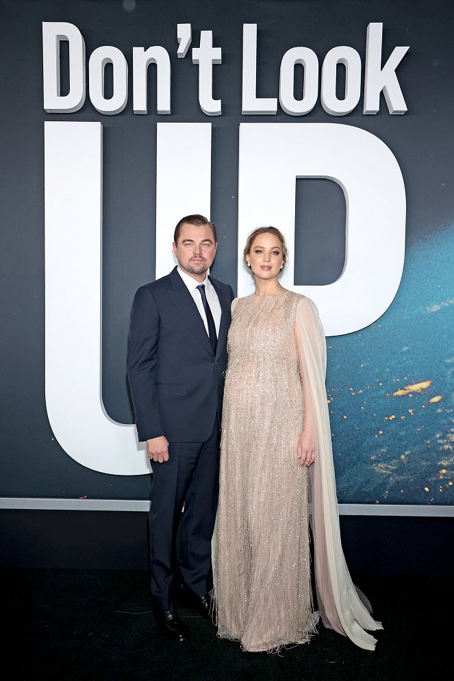 K zemi hleď! - Z akcií - "Don't Look Up" World Premiere at Jazz at Lincoln Center on December 05, 2021 in New York City - Leonardo DiCaprio, Jennifer Lawrence