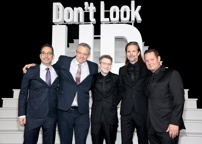 K zemi hleď! - Z akcií - "Don't Look Up" World Premiere at Jazz at Lincoln Center on December 05, 2021 in New York City - Jeff G. Waxman, Adam McKay, Nicholas Britell, Linus Sandgren, Kevin J. Messick
