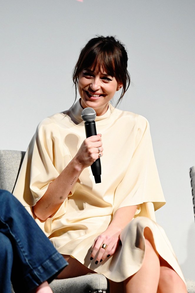 The Lost Daughter - Events - "The Lost Daughter" NYC Tastemaker Screening at Crosby Hotel on September 30, 2021 in New York City - Dakota Johnson