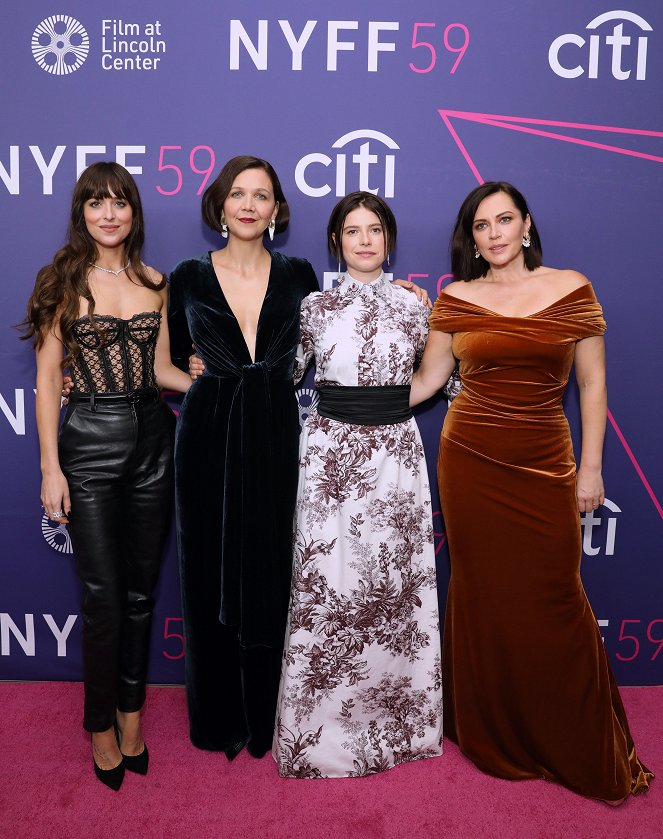 The Lost Daughter - Events - "The Lost Daughter" premiere during the 59th New York Film Festival at Alice Tully Hall on September 29, 2021 in New York City - Dakota Johnson, Maggie Gyllenhaal, Jessie Buckley, Dagmara Dominczyk
