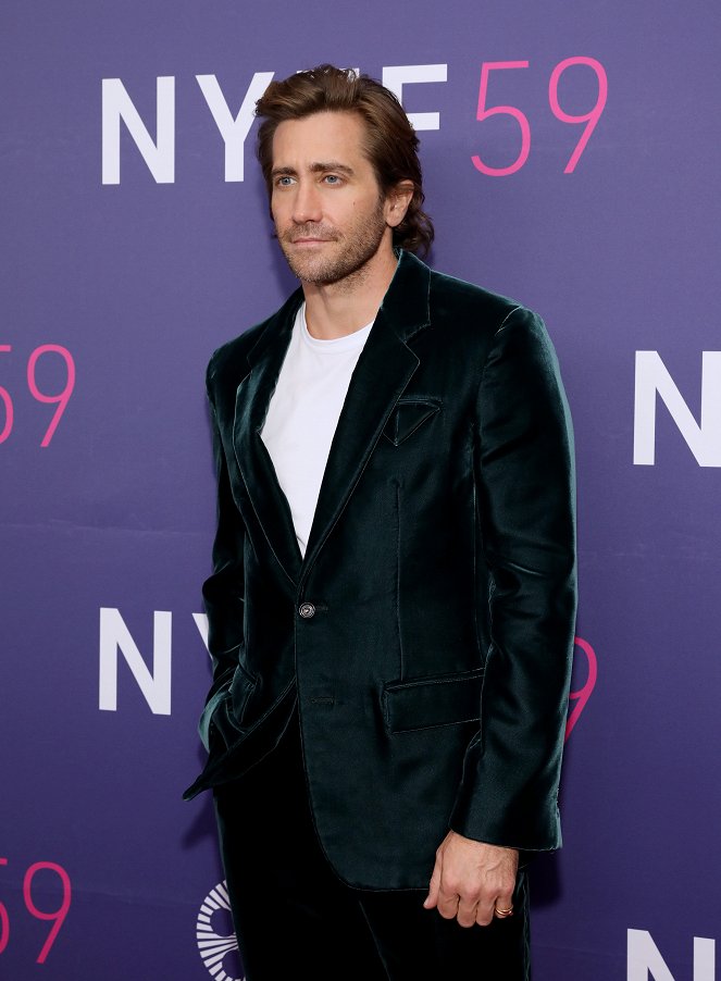 Frau im Dunkeln - Veranstaltungen - "The Lost Daughter" premiere during the 59th New York Film Festival at Alice Tully Hall on September 29, 2021 in New York City - Jake Gyllenhaal