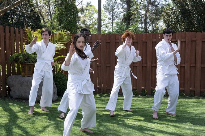 Cobra Kai - A queda - Do filme - Cameron Markeles, Mary Mouser, Jayden Rivers, Shane Donovan Lewis, Gianni DeCenzo