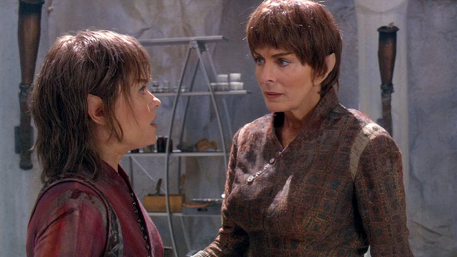 Star Trek: Enterprise - Awakening - Photos - Kara Zediker, Joanna Cassidy