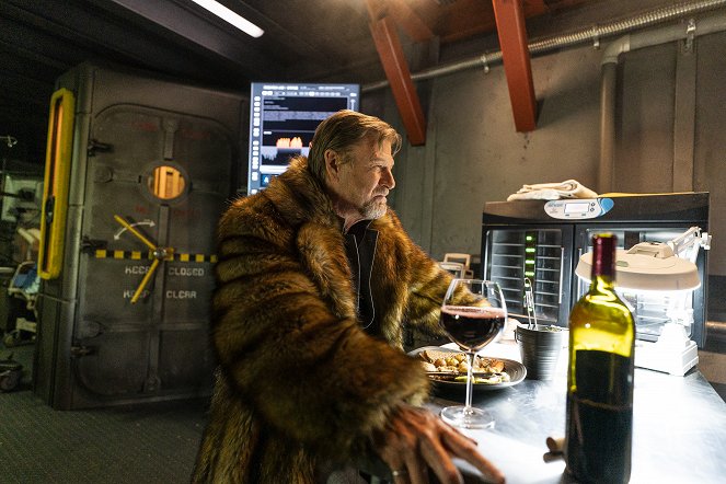 Snowpiercer - The Tortoise and the Hare - Photos