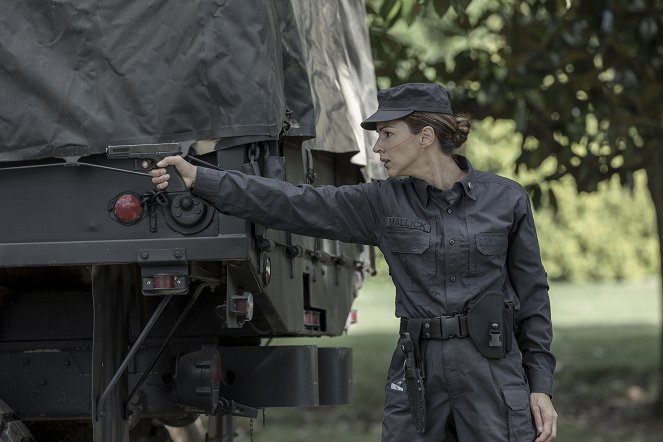 The Walking Dead: Mi vagyunk a világvége - Death and the Dead - Filmfotók - Annet Mahendru