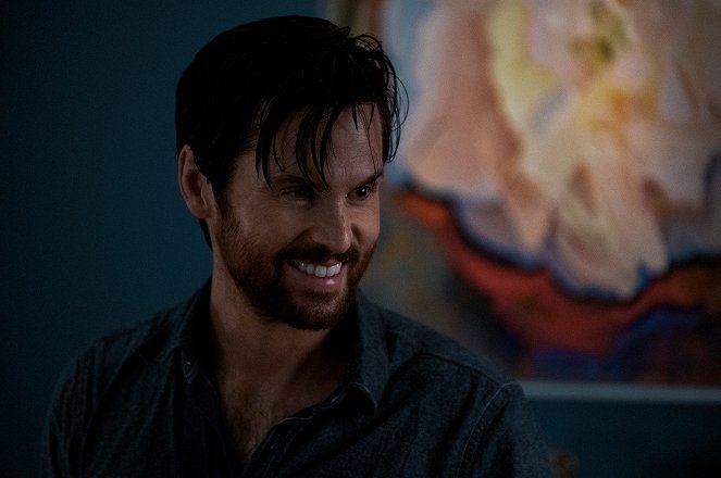 The Woman in the House Across the Street from the Girl in the Window - Episode 6 - Van film - Tom Riley