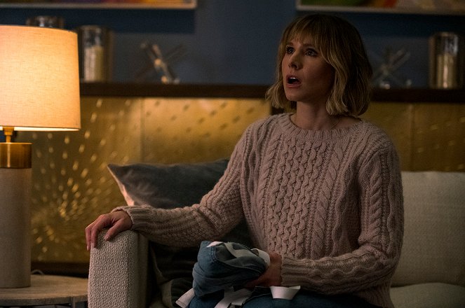 The Woman in the House Across the Street from the Girl in the Window - Episode 6 - Photos - Kristen Bell