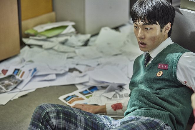 All of Us Are Dead - Episode 4 - Photos - Chan-yeong Yoon