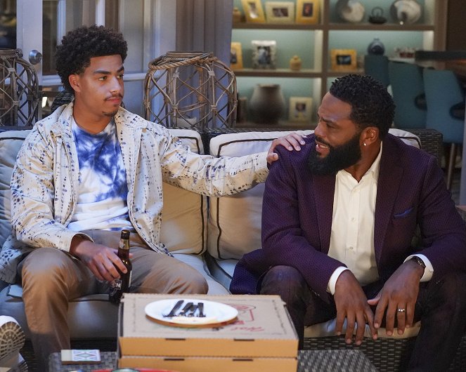Black-ish - Ashy to Classy - Filmfotos - Marcus Scribner, Anthony Anderson