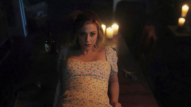 Riverdale - Chapter Ninety-Six: Welcome to Rivervale - Filmfotók - Lili Reinhart
