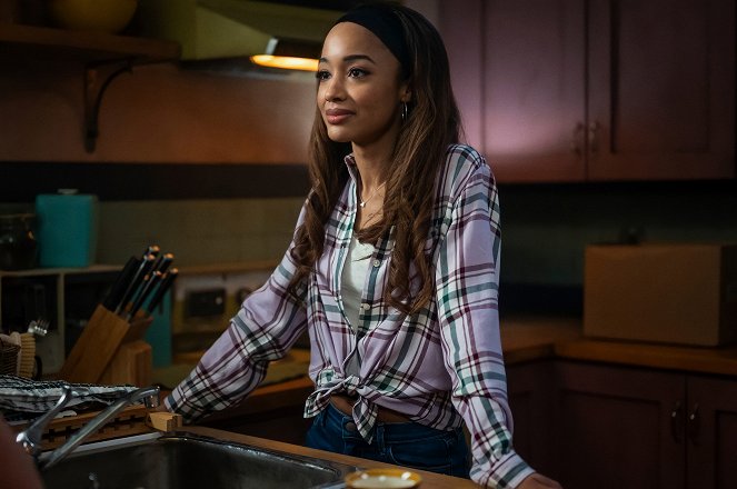Riverdale - Season 6 - Chapter Ninety-Six: Welcome to Rivervale - Photos - Erinn Westbrook