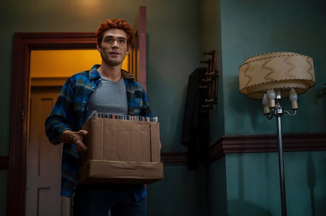Riverdale - Chapter Ninety-Six: Welcome to Rivervale - Photos - K.J. Apa