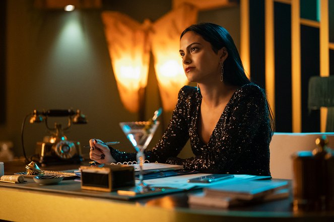 Riverdale - Chapter Ninety-Eight: Mr. Cypher - Van film - Camila Mendes