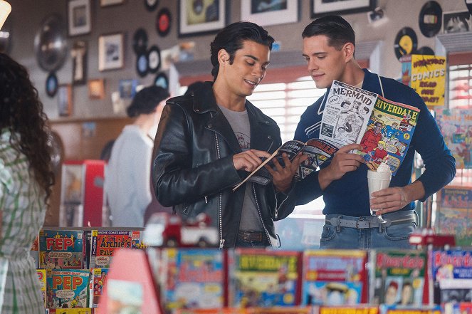 Riverdale - Chapter One Hundred: "The Jughead Paradox" - Filmfotók - Drew Ray Tanner, Casey Cott