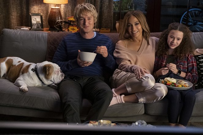 Marry Me - Photos - Owen Wilson, Jennifer Lopez, Chloe Coleman