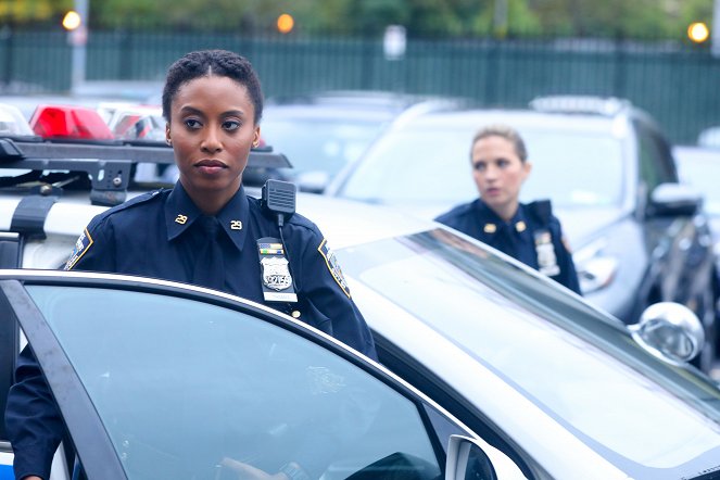 Blue Bloods - Crime Scene New York - Handcuffs - Photos - Yasha Jackson