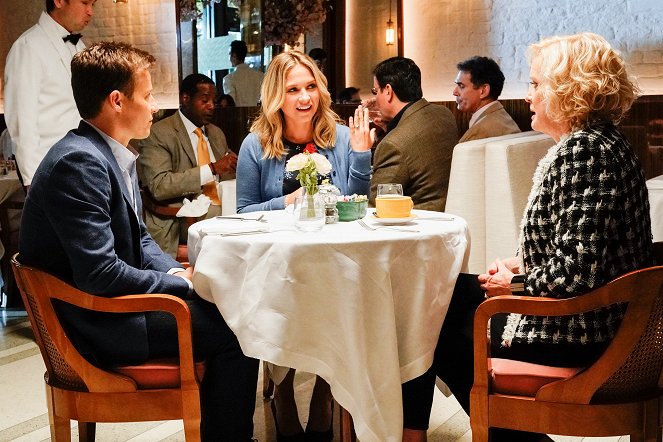 Blue Bloods - Crime Scene New York - Season 9 - By Hook or By Crook - Photos - Will Estes, Vanessa Ray, Christine Ebersole