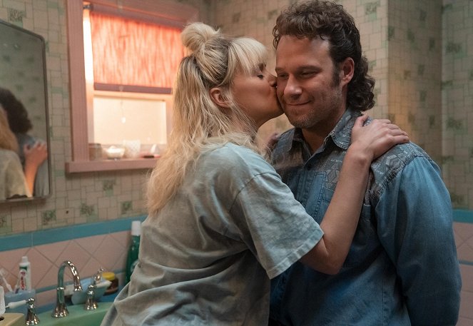 Pam & Tommy - Jane Fonda - Kuvat elokuvasta - Taylor Schilling, Seth Rogen