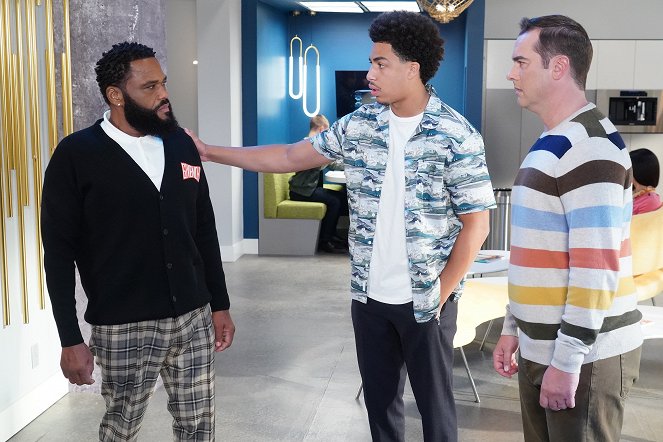 Black-ish - Sneakers by the Dozen - Making of - Anthony Anderson, Marcus Scribner, Jeff Meacham