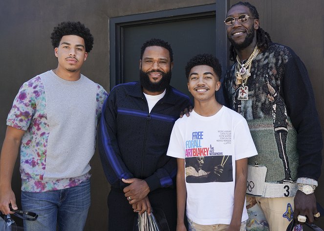 Black-ish - Sneakers by the Dozen - Del rodaje - Marcus Scribner, Anthony Anderson, Miles Brown