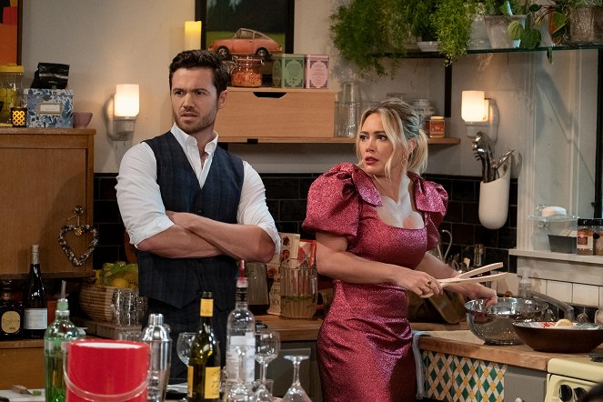 How I Met Your Father - Photos - Tom Ainsley, Hilary Duff