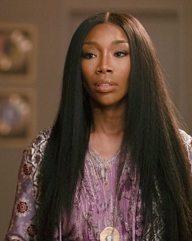 Queens - Let the Past Be the Past - Z filmu - Brandy Norwood