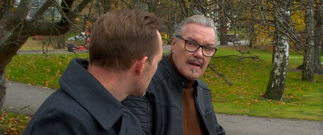 Toinen mies - De la película - Juha Veijonen
