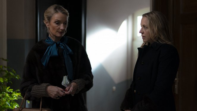 Tatort - Season 53 - Kehraus - Photos - Monika Gruber, Nina Proll