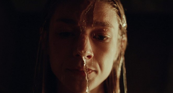 Euphoria - You Who Cannot See, Think of Those Who Can - De la película - Hunter Schafer