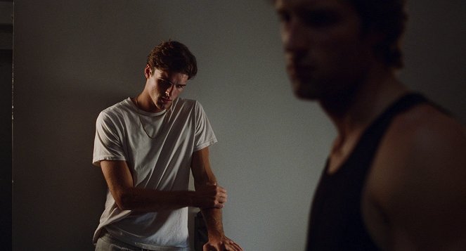 Euphoria - You Who Cannot See, Think of Those Who Can - De la película - Jacob Elordi, Zak Steiner