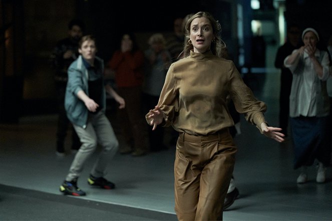 Station Eleven - The Severn City Airport - Do filme - Caitlin Fitzgerald
