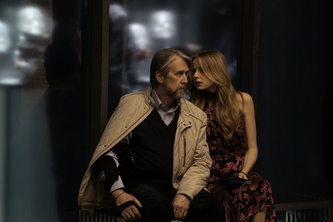 Succession - Too Much Birthday - Photos - Alan Ruck, Justine Lupe