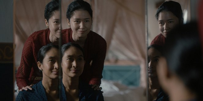 Nana - Van film - Happy Salma, Laura Basuki