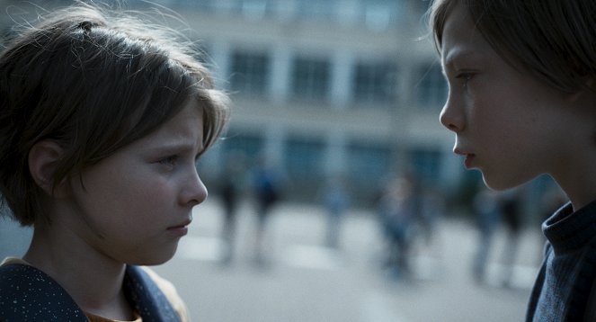 Un pequeño mundo - De la película - Maya Vanderbeque, Günter Duret