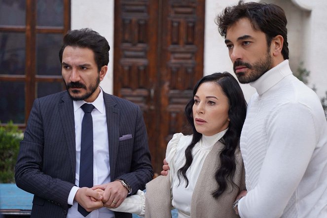 Kalp Yarası - Episode 27 - Photos - İnanç Konukçu, Şenay Gürler, Gökhan Alkan