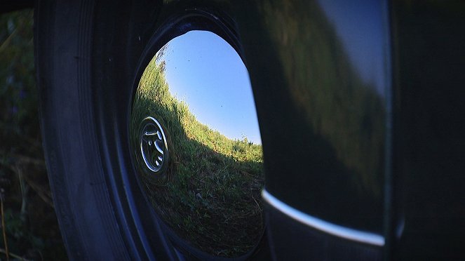 Klenoty s vůní benzinu - Škoda - Van film