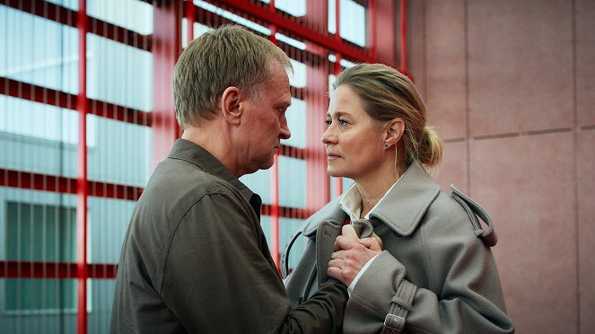 Verdacht/Mord - Fluchtwege - Filmfotos - Ulrich Thomsen, Trine Dyrholm